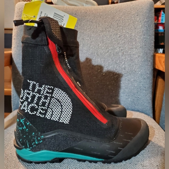 The North Face Summit Series Cayesh FUTUREFLIGHT boots. - Picture 2 of 10